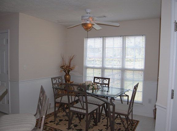 3rd image of 1067 Woodberry Dr