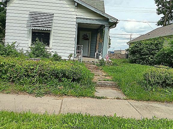 5th image of 2315 Hovey St