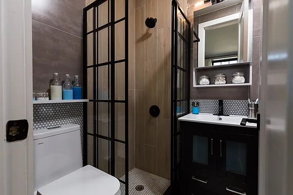 Rented by Nooklyn NYC LLC | media 36