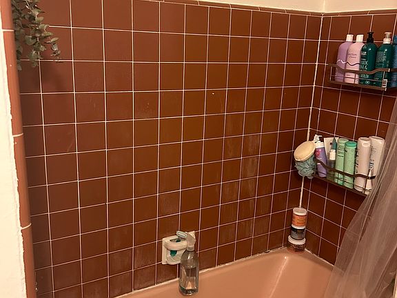 3rd image of 1015 E Ocean Blvd Unit 4