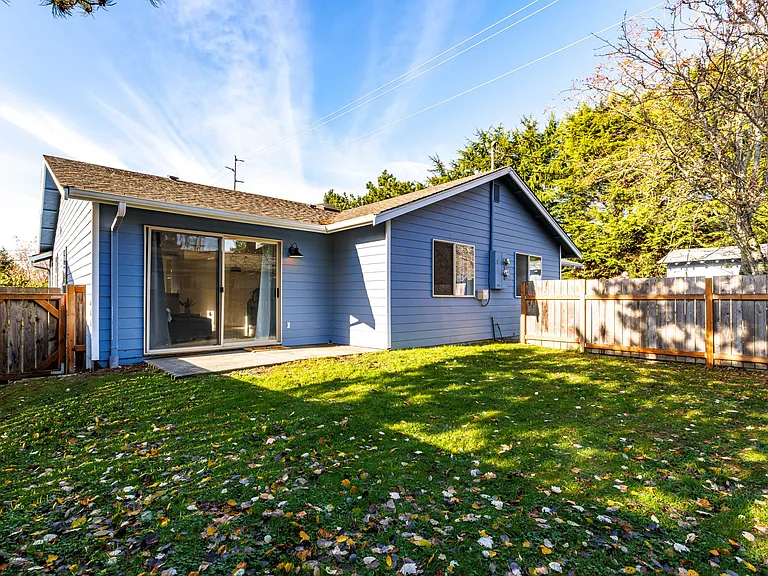 2534 Yew St #B — Photo 17