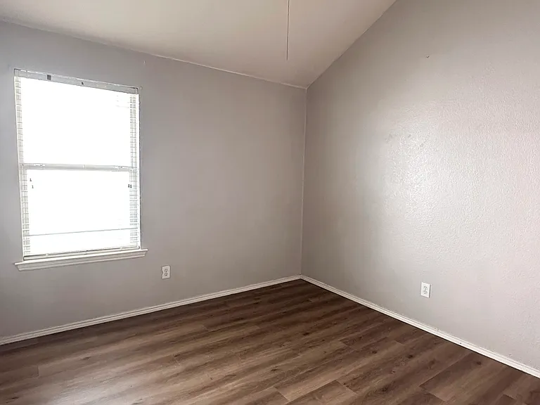 9324 Harrisburg Ln — Photo 11
