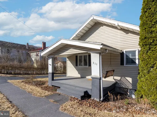 311 Turnpike St, Milesburg, PA 16853