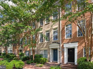 4340 N Henderson Rd, Arlington, VA 22203