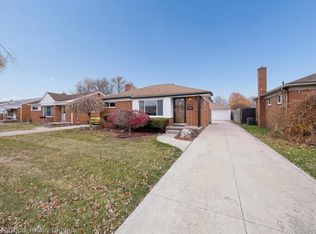 6554 Cardwell St, Garden City, MI 48135