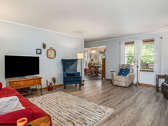 3rd image of 505 Anthony Dr