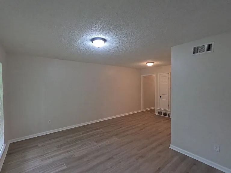3115 Carnes Ave — Photo 3