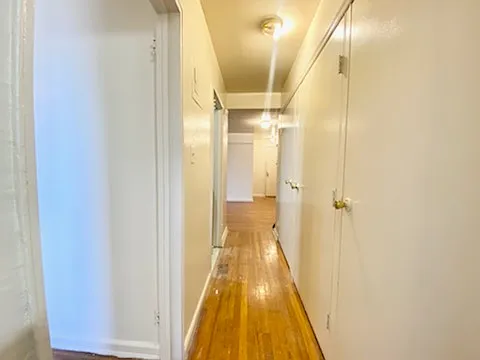 1545 Rhinelander Ave #4X — Photo 8