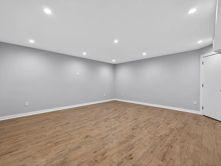 869 Corinthian Ave #1 — Photo 28