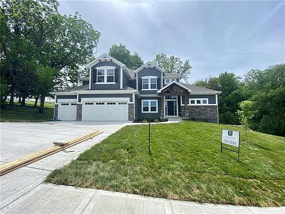 2nd image of 1547 Oakwood Ln