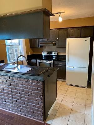 4th image of 35 San Jacinto Dr