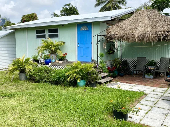 28177 Julia Ave, Little Torch Key, FL 33042