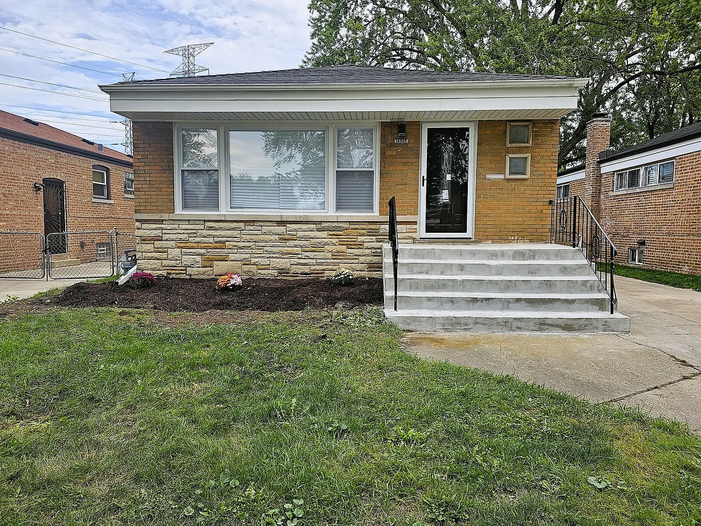 14323 S Calhoun Ave photo 1