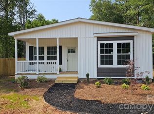 131 Boxwood Ln, Forest City, NC 28043
