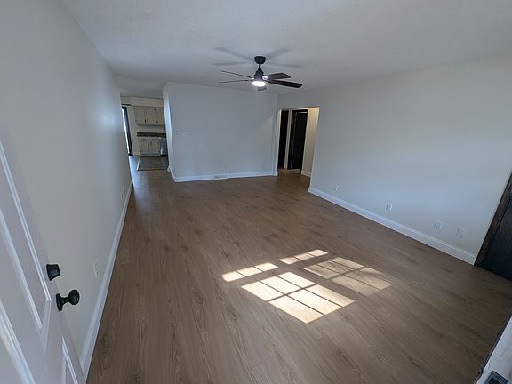 5th image of 533 Mockingbird St #B