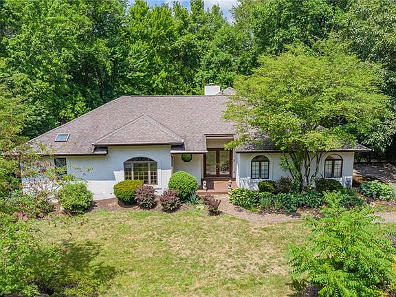 2nd image of 331 Satinwood Ln