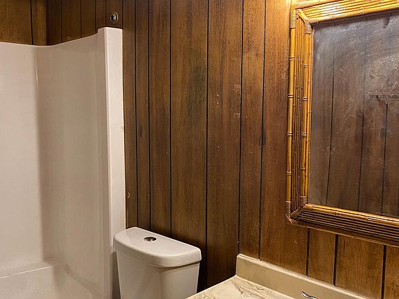 3rd image of 819 McFarland St #10