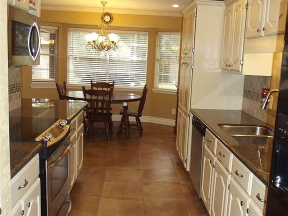 3rd image of 123 Timbercreek Ln