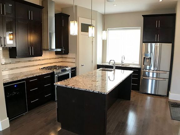4th image of 161 Ward Cres #A