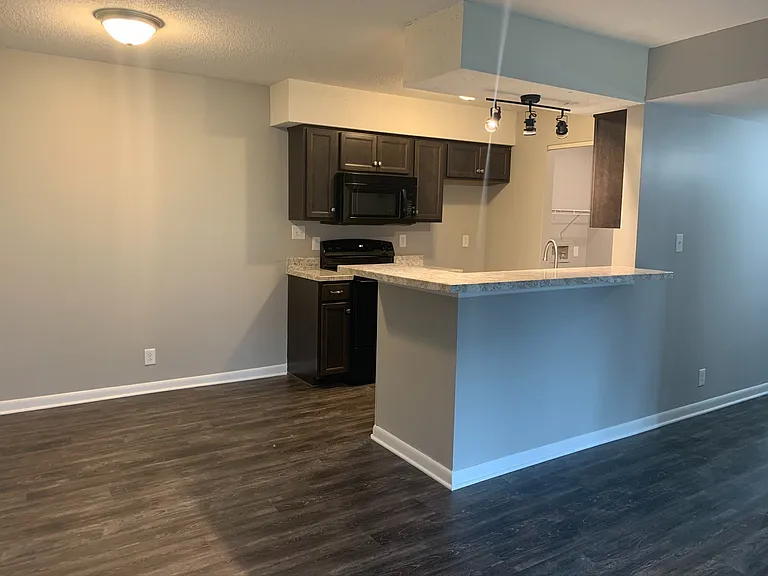 271 White Oak Rd #C — Photo 1