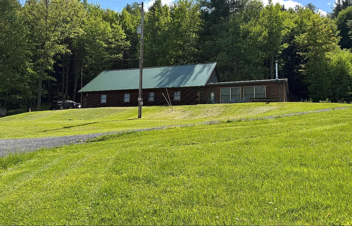 2 bed, 2100 sqft, $2,485 — Photo 3