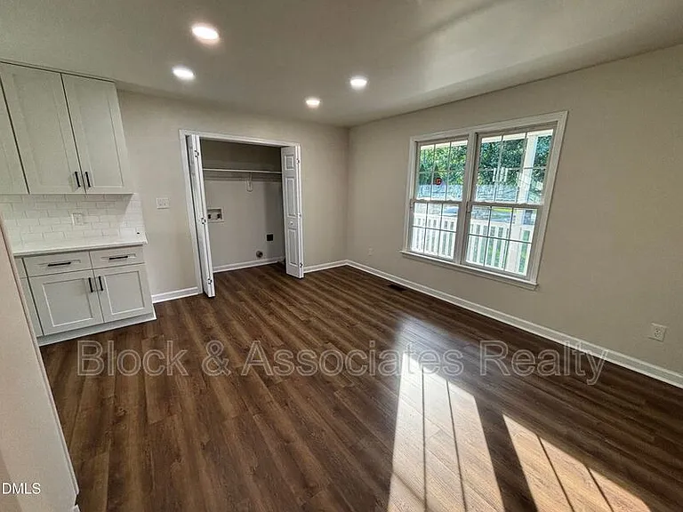 170 Devin Dr — Photo 22