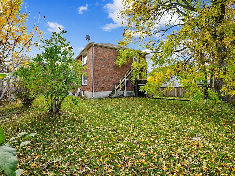 176 Sydenham St #UPPER — Photo 21