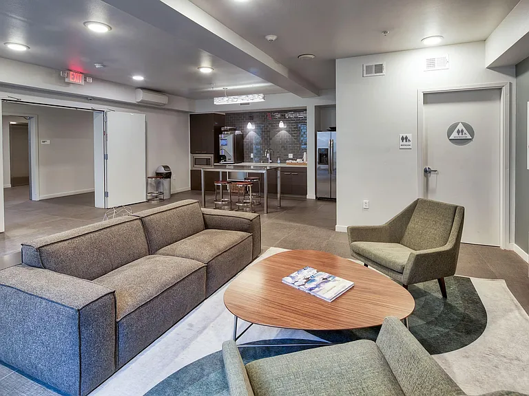 EVIVA Midtown Apartments — Photo 15
