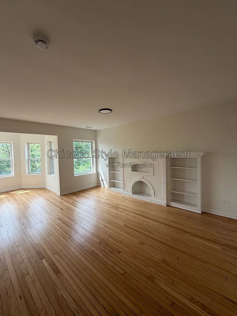 3 bed, 1.0 bath, $1,695 — Photo 3