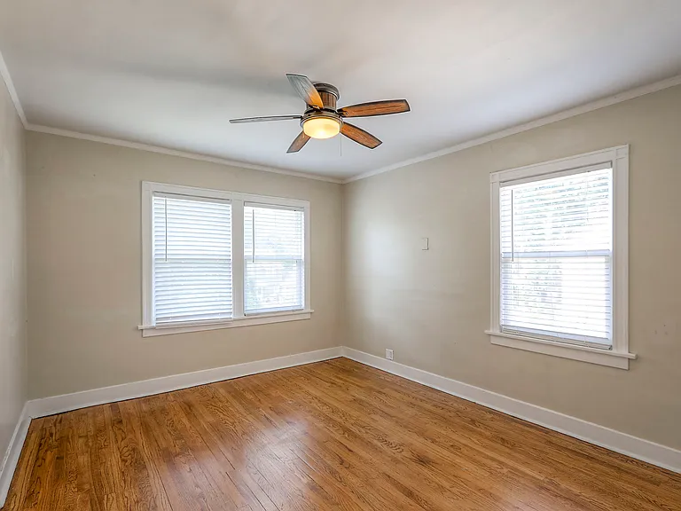 421 E Meyer Blvd — Photo 12