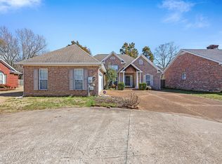 15 Weatherstone Dr, Jackson, TN 38305