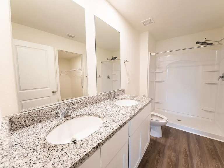 1828 Grand Ridge St S — Photo 11