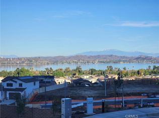 30 Lakeview, Lake Elsinore, CA 92530