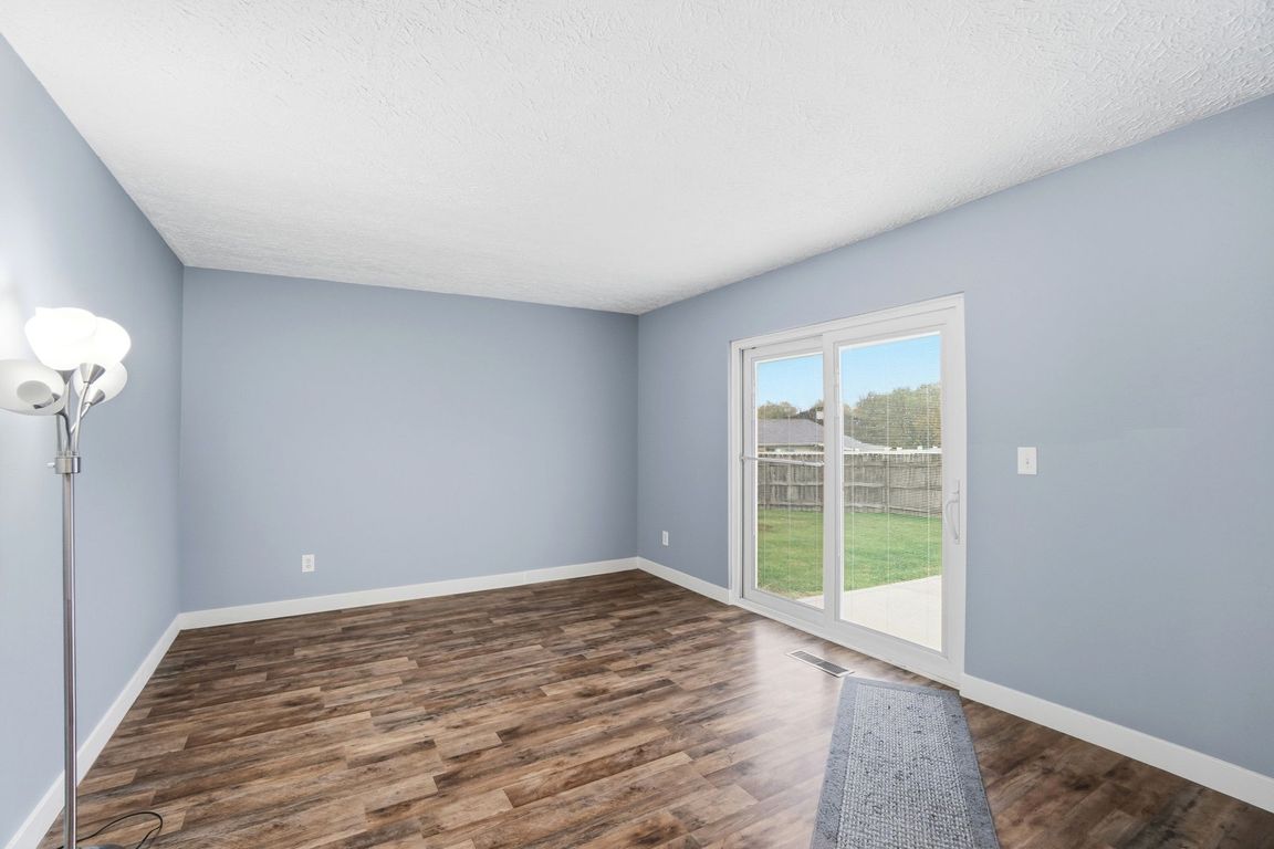 next background image