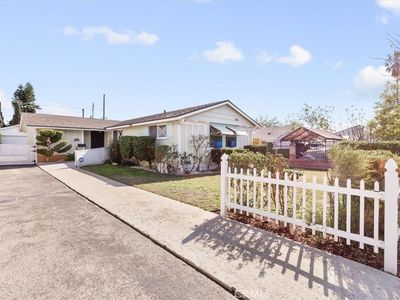 7420 Troost Ave, North Hollywood, CA, 91605