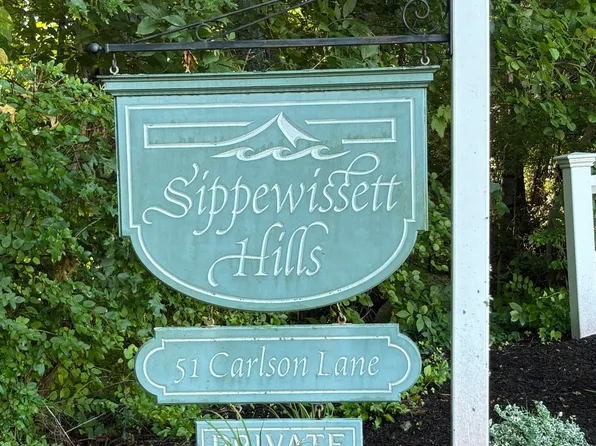 51 Carlson Lane APT 9C, Falmouth, MA 02540