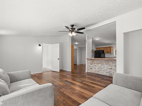 4th image of 411 Shelton Drive
