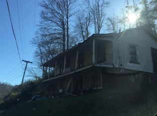 189 W Garrett Rd, Garrett, KY 41630