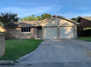 425 N Meinecke St, Bellville, TX 77418