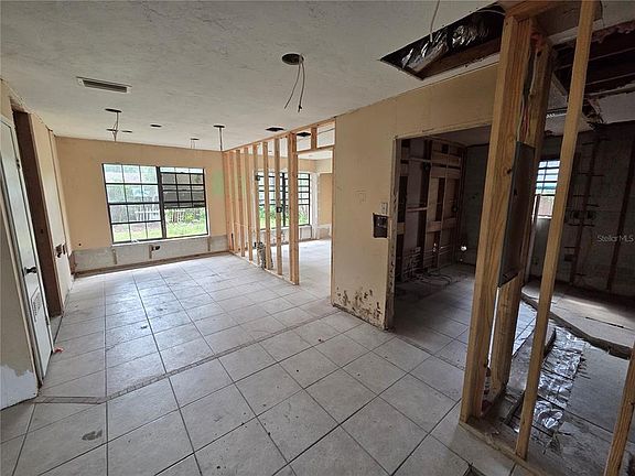 2nd image of 1129 NE 24TH TERRACE