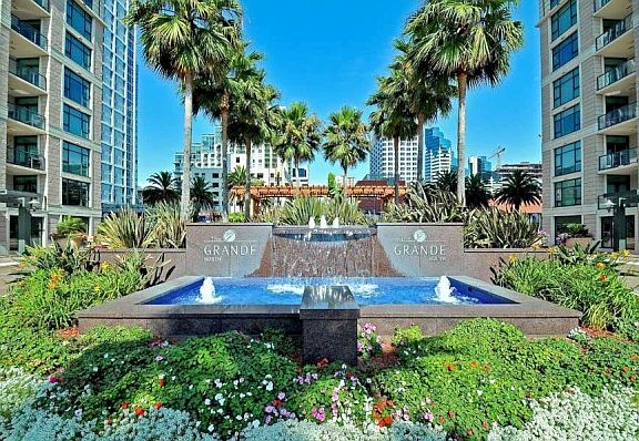 4th image of 1199 Pacific Hwy #1301