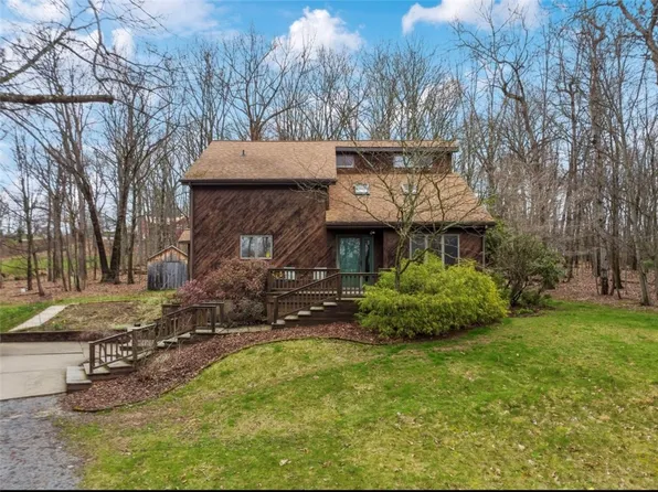 451 Swager Ln, Natrona Heights, PA 15065