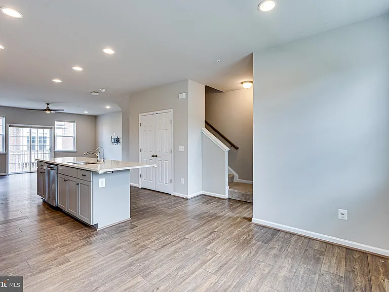 14263 Travilah Rd — Photo 12