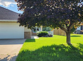 305 Circle View Dr, Dassel, MN 55325