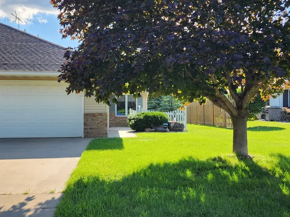 305 Circle View Dr, Dassel, MN 55325