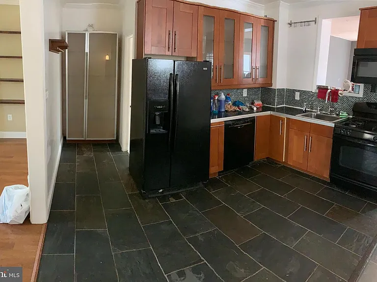 417 Leverington Ave — Photo 6