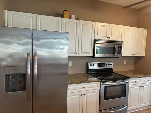 3rd image of 1528 Tallwood Cir