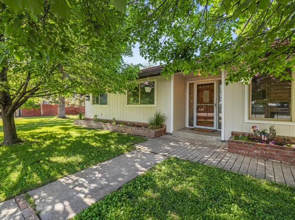 1375 Pine Grove Rd, Klamath Falls, OR 97603