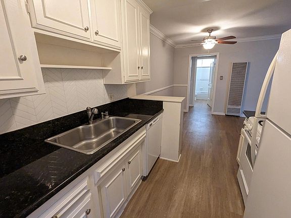 5th image of 1631 Barry Ave APT 6