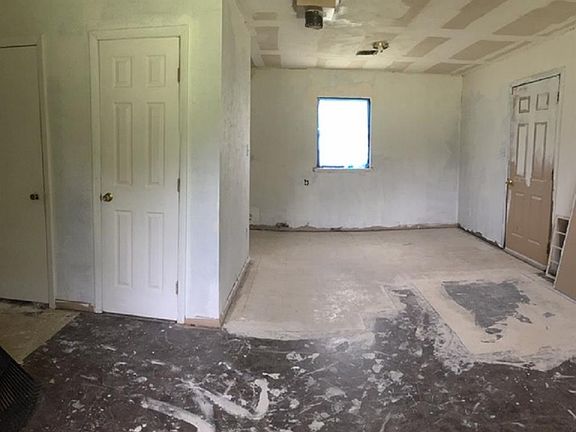4th image of 44784 E County Road 1510